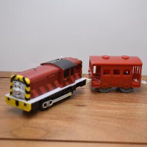 Salty and Caboose Trackmaster Motorized Train Battery Operated Thomas & Friends